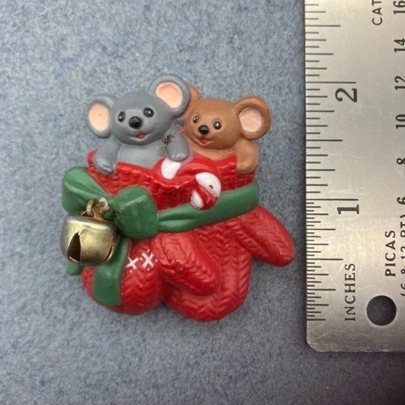 Christmas Pin Brooch Mice Mouse Brown Grey Red Mitten Green Jingle Bell Retro - Picture 6 of 7